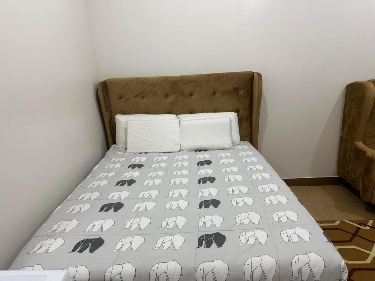 Starlight Suites Trece Martires Екстериор снимка