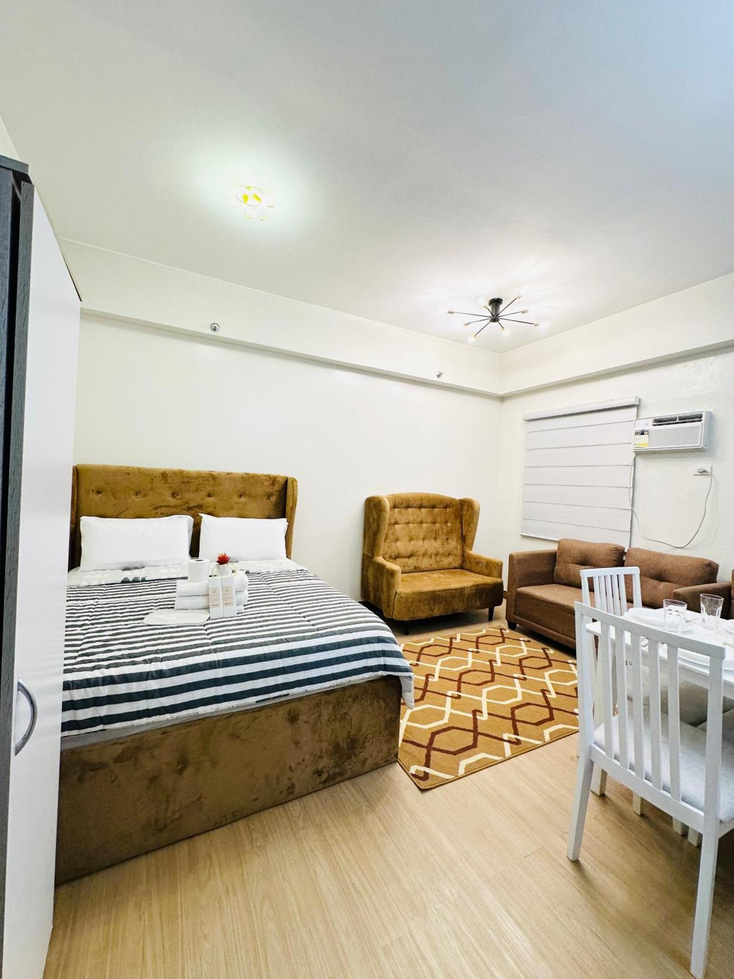 Starlight Suites Trece Martires Екстериор снимка
