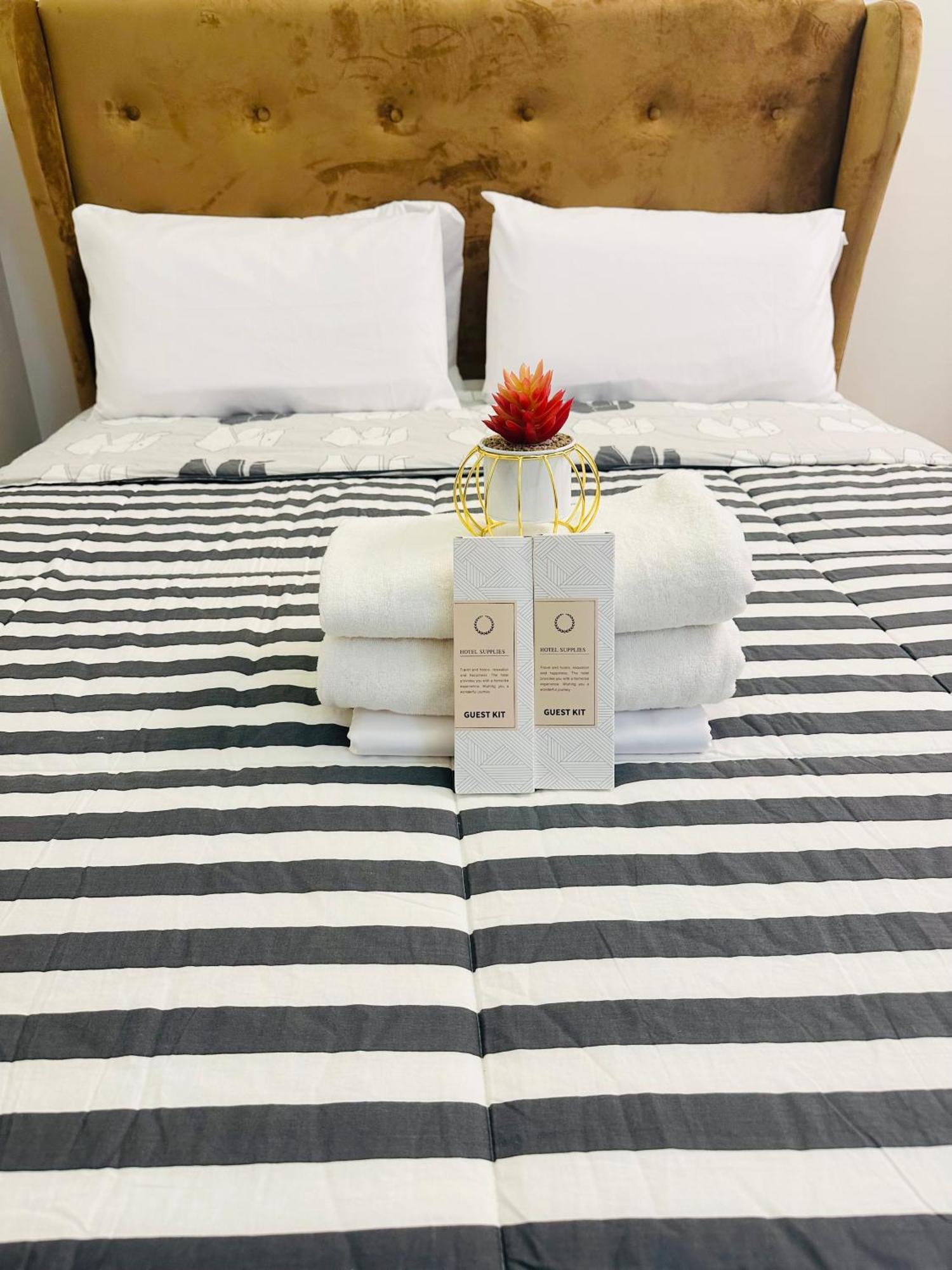 Starlight Suites Trece Martires Екстериор снимка