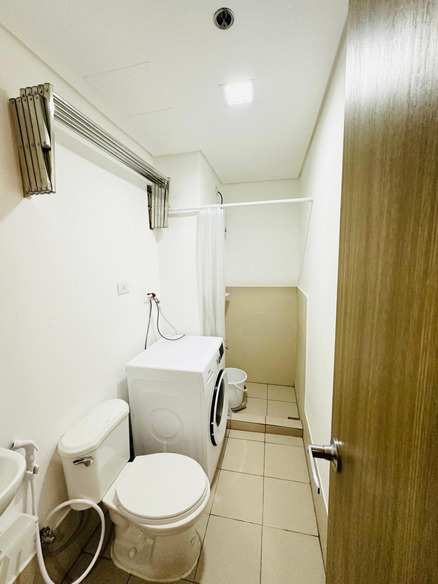 Starlight Suites Trece Martires Екстериор снимка