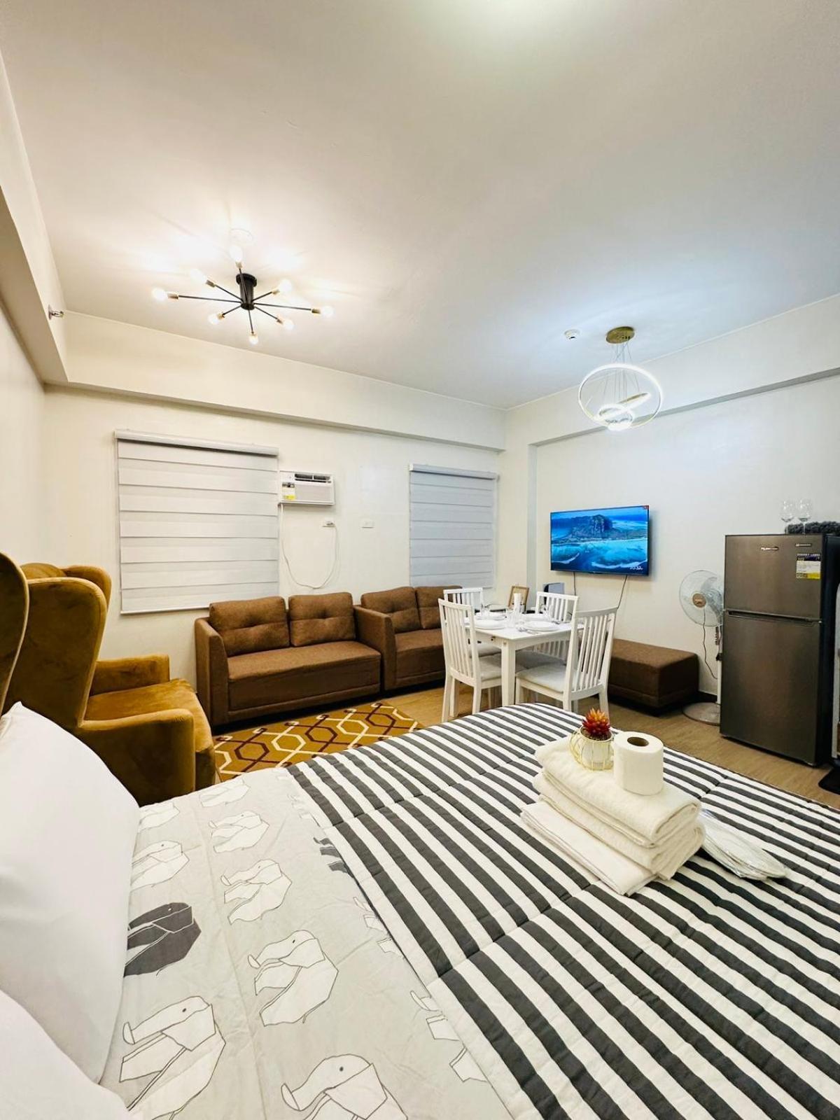 Starlight Suites Trece Martires Екстериор снимка
